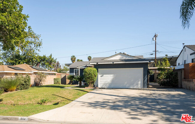 Building Photo - 644 Greycliff Ave