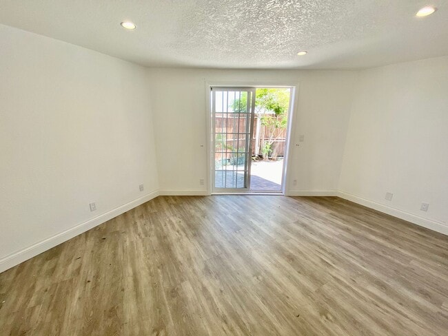 Building Photo - 164 Highland Dr