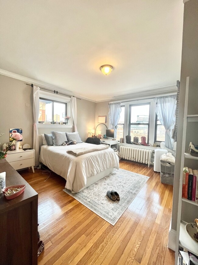 Foto del edificio - 448 Park Dr