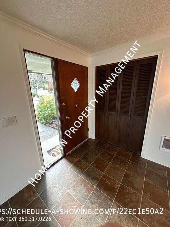 Building Photo - 2 Bedroom, 2 Bath Home Available Now!