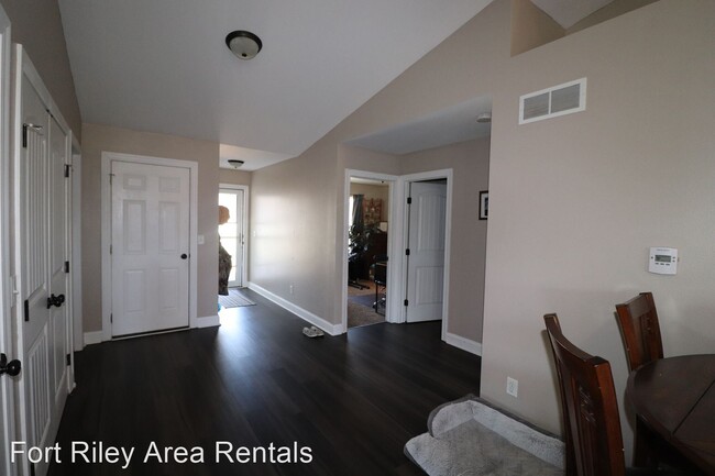 Foto del edificio - 4 br, 2 bath House - 701 W 6th St