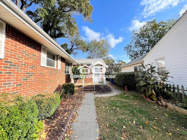 Building Photo - 138 Dupre Ave