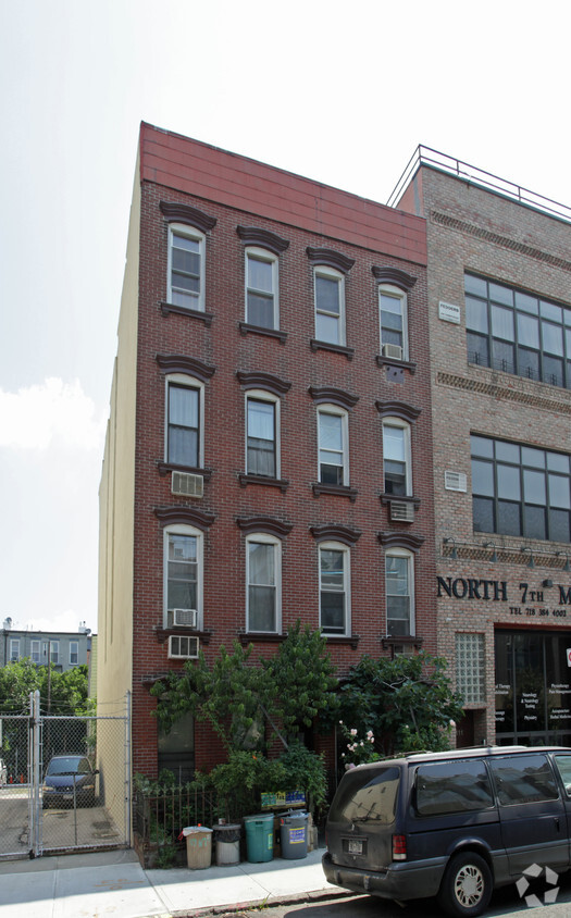 Building Photo - 109 N 7th St