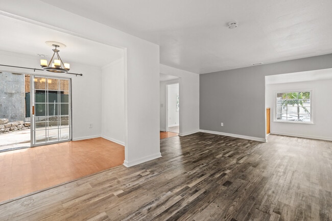 Building Photo - 1628 N Beverly Glen Blvd