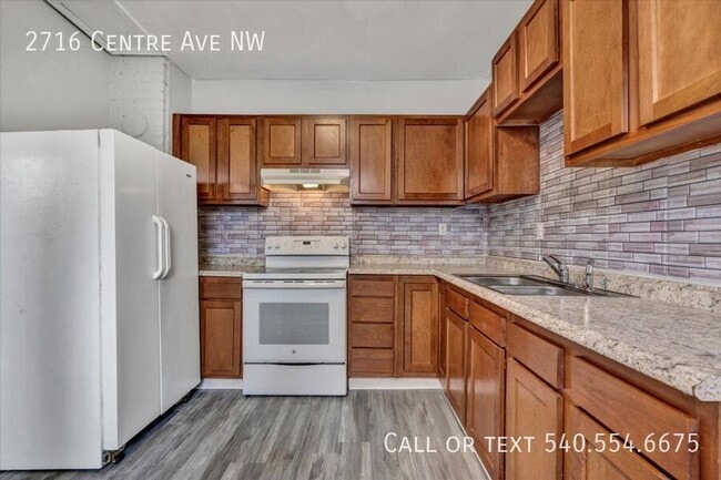 Foto del edificio - 2716 Centre Ave NW