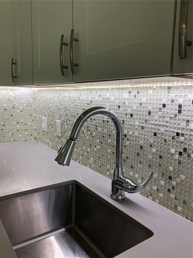 Foto del edificio - 1618 Michigan Ave