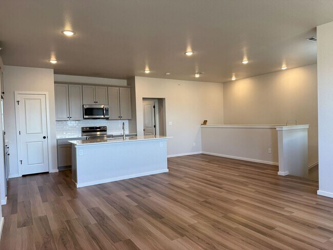 Foto del edificio - Beautiful Home in Windsor with Internet Included!