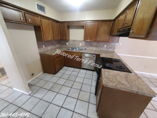 Building Photo - 5049 Middlecoff Cir