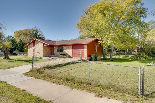 Building Photo - 706 Scenic Dr