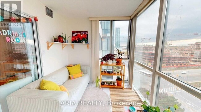 Building Photo - 350 Webb Dr