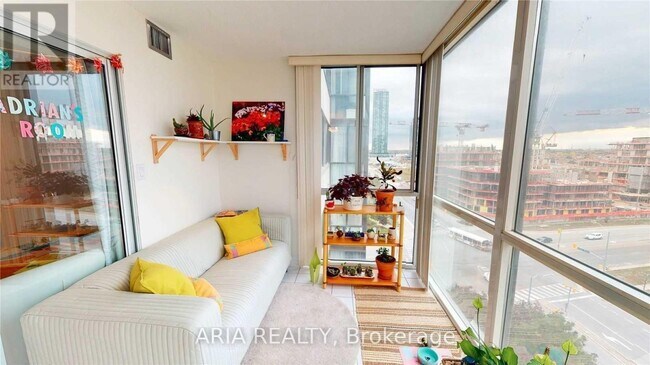 Photo du bâtiment - 350 Webb Dr