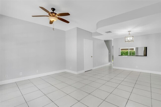 Foto del edificio - 9968 NW 57th Manor