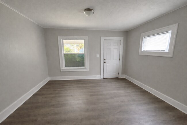 Foto del edificio - 611-613 N Colorado Ave