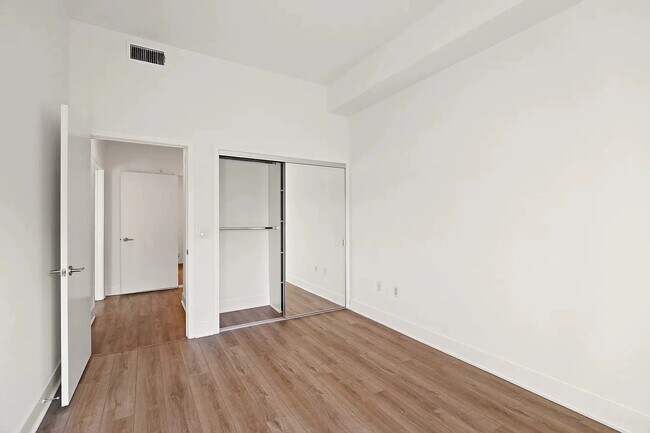 Foto del edificio - 5308 Sepulveda Blvd