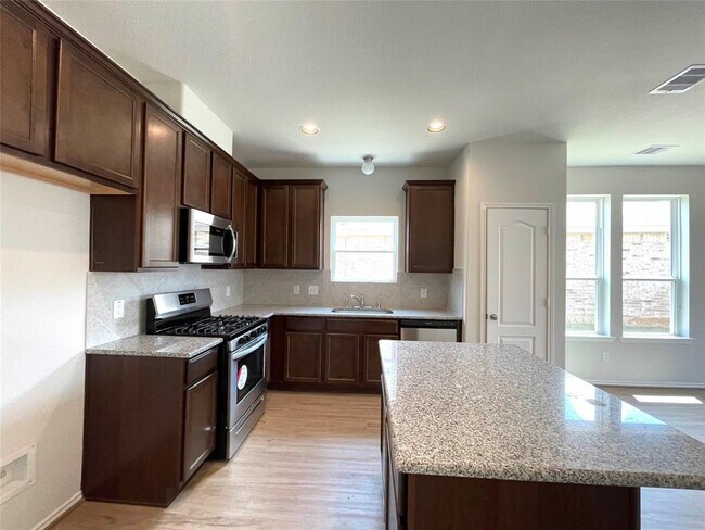 Building Photo - 3211 Aster Mdw Wy
