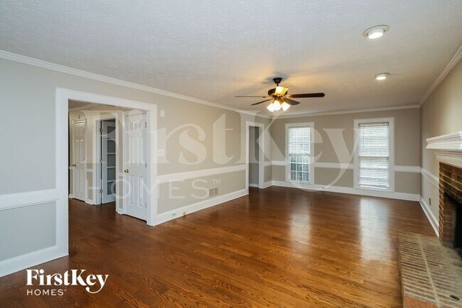 Foto del edificio - 1039 Lakeview Rd