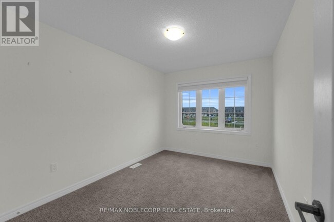 Building Photo - 15 Lloyd Davies Wy