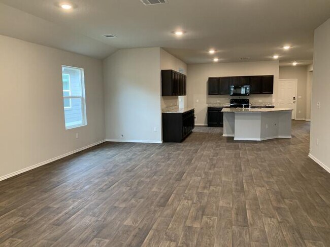 Building Photo - 4 bedroom in Austin TX 78724
