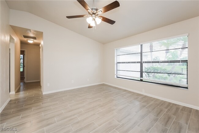 Foto del edificio - 122 NE 20th Pl
