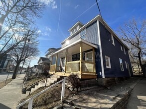 Building Photo - 815 Logan St SE