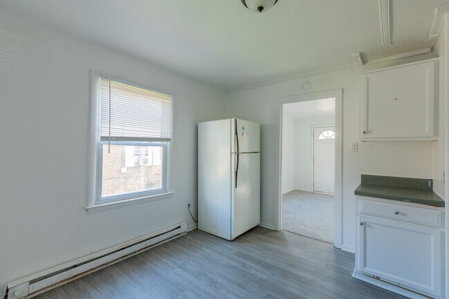 Building Photo - 46 Carver Cir