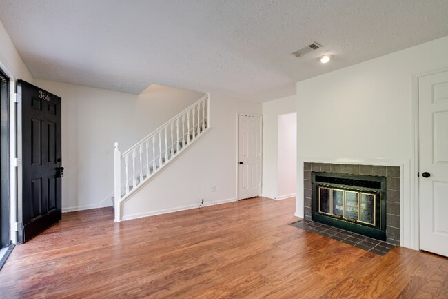 Building Photo - 386 Huntington Ridge Dr