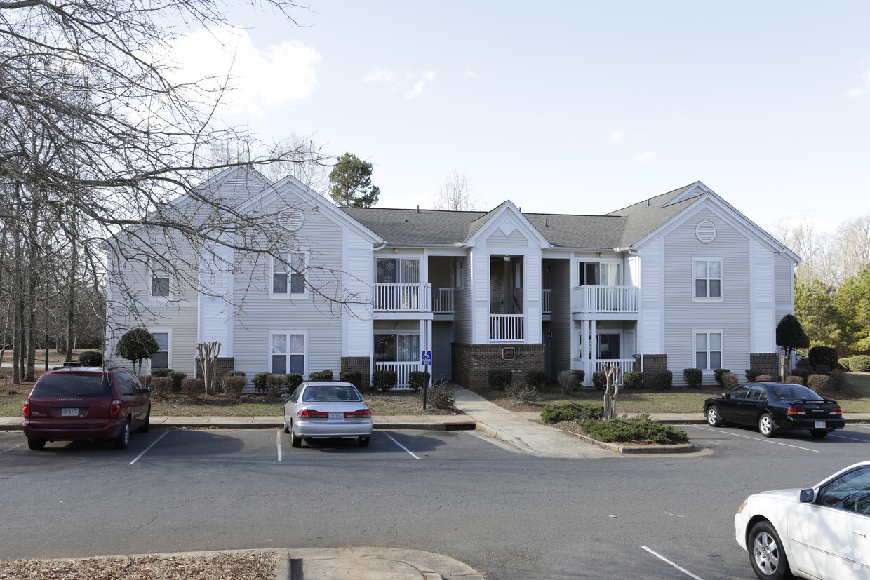 Primary Photo - Avery Lake Apartments