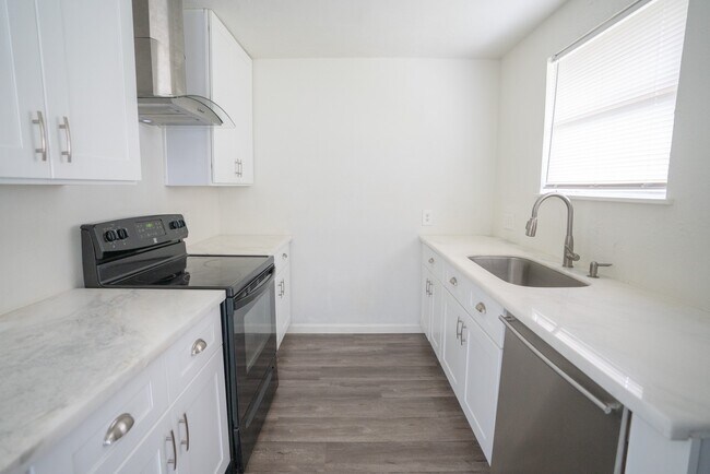 Foto del edificio - 3914 Ripplebrook Dr