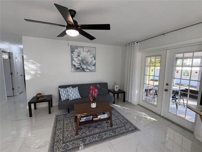 Building Photo - 801 North Blvd W