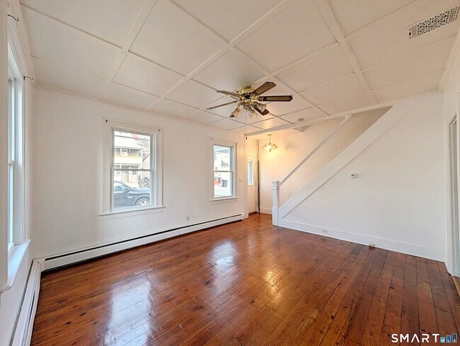 Foto del edificio - 102 Elm St