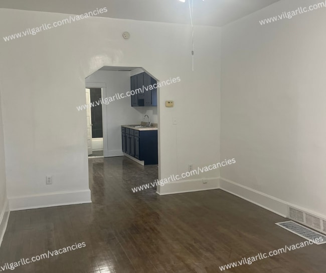 Building Photo - 4855 White Oak Ave