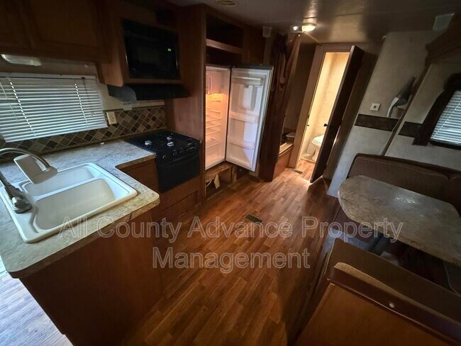Foto del edificio - 4230 1/2 40th Street N