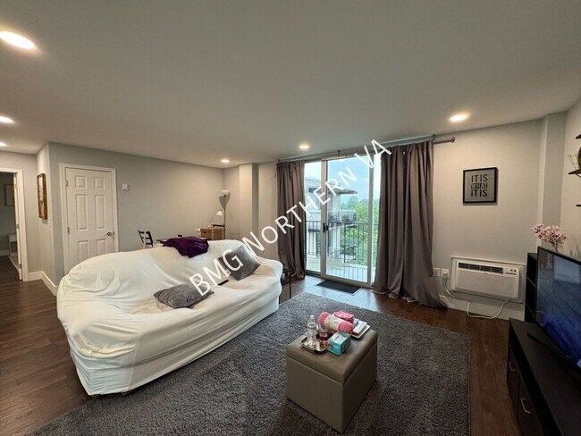 Foto del edificio - 3245 Rio Dr