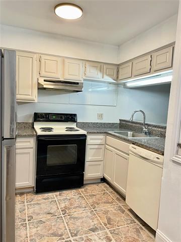 Foto del edificio - 8545 Midpark Rd