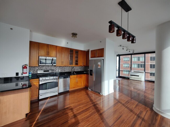 Building Photo - 389 Washington St