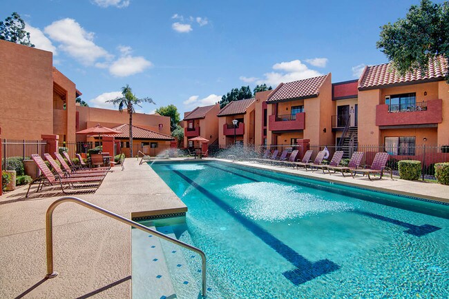 Atrium Court Apartments Phoenix Az Apartments Com