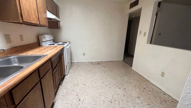Building Photo - 307 Terry Dr