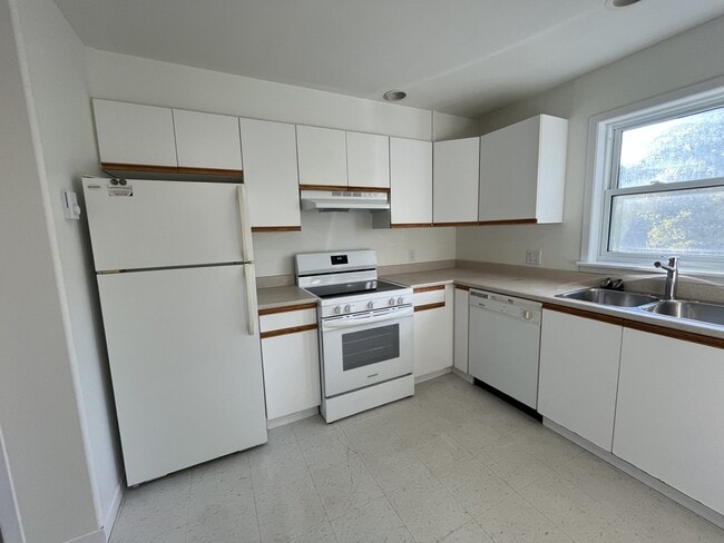 Building Photo - 250 Ellerdale St