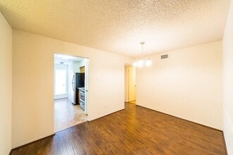 Building Photo - 3600 Jeanetta St