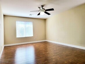 Building Photo - 10885 Fintry Hills St