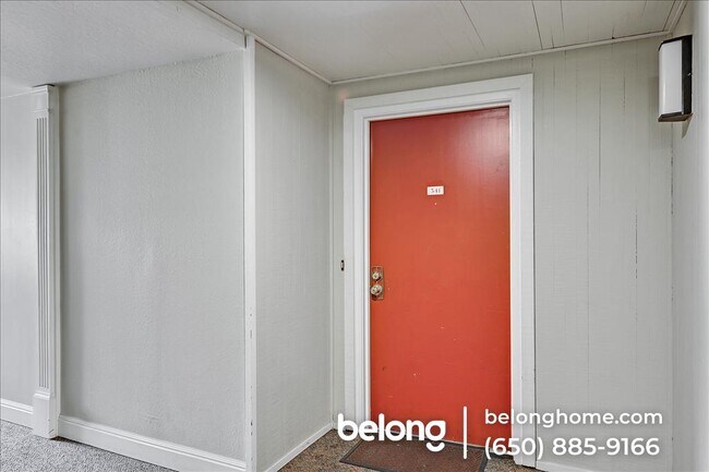 Building Photo - 49 Showers Dr