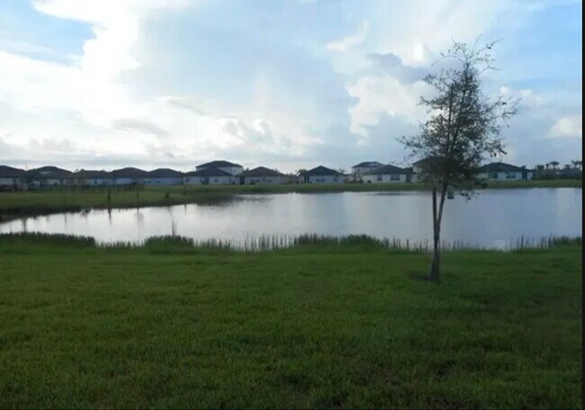 Foto del edificio - 4231 Villa Rapallo Wy