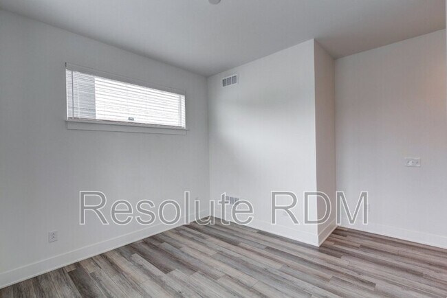 Foto del edificio - 1010 Sterling St