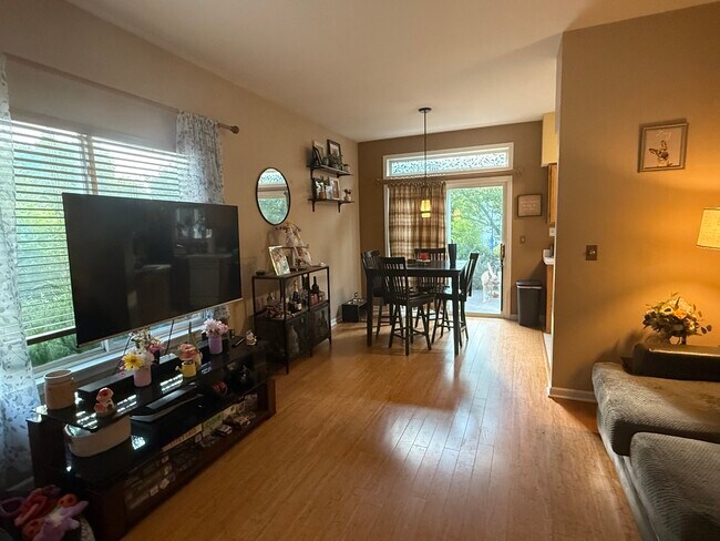 Foto del edificio - 2717 Glenwood Ct