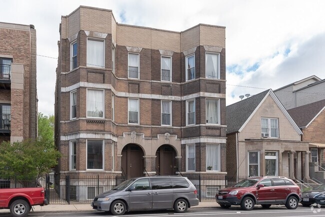 Building Photo - 2024 W Augusta Blvd