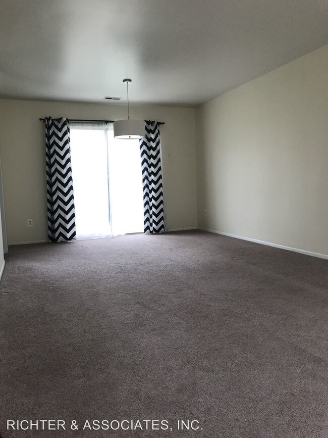 Building Photo - 2 br, 1.5 bath House - 1662 ORCHARD DR.