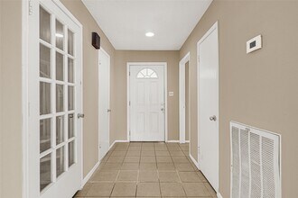 Building Photo - 3023 Jewel Ann St