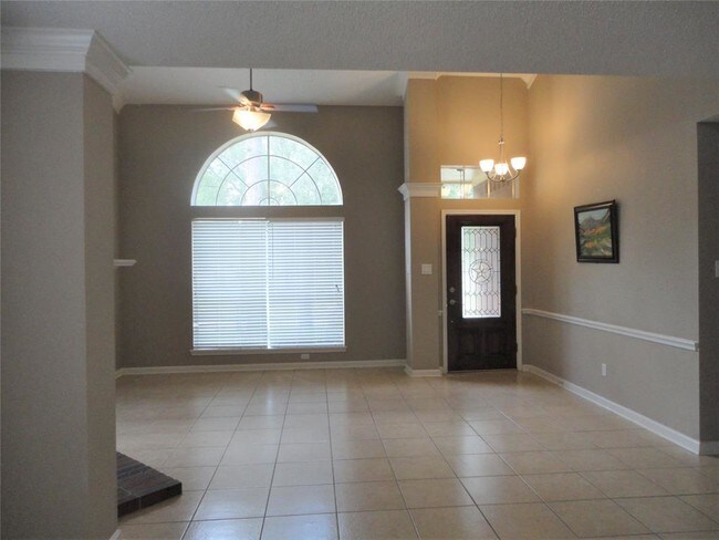 Foto del edificio - 6927 Woodside Dr