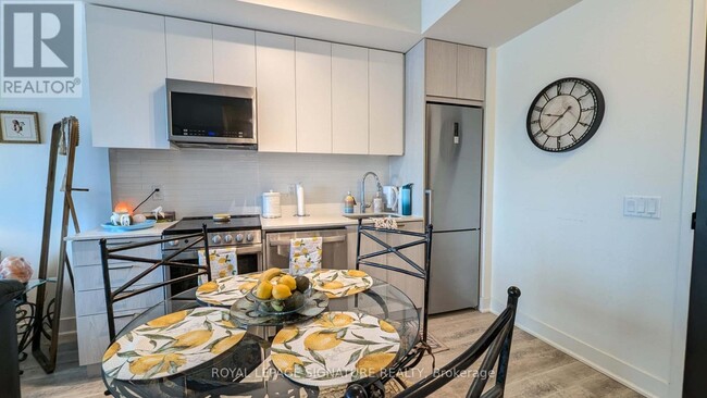 Building Photo - 185 Deerfield Rd