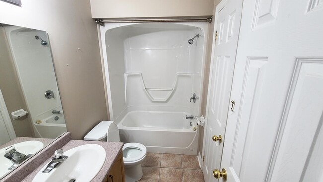 Building Photo - 1B-374 John